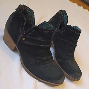 Earth Origins Amanda Black Suede Ankle Booties